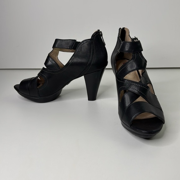 Blondo Black Leather Platform open Toed Sandals - Picture 4 of 11